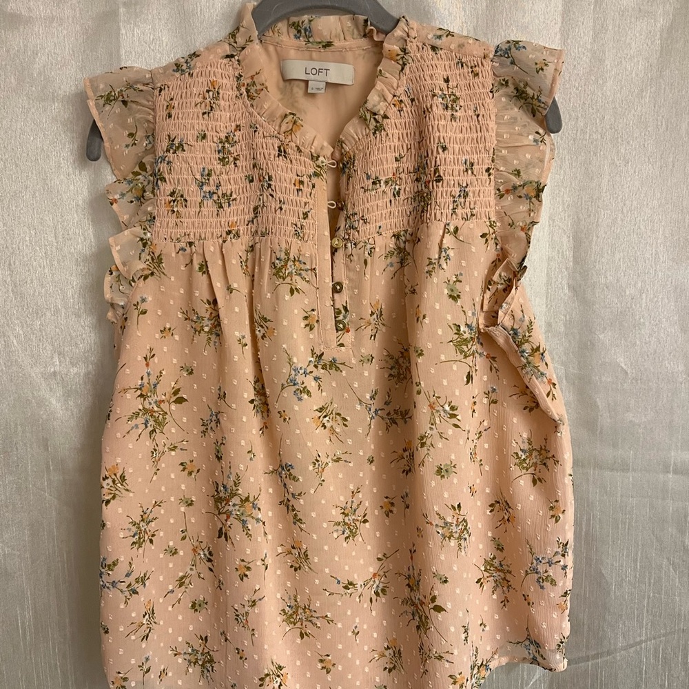 Flutter sleeve top